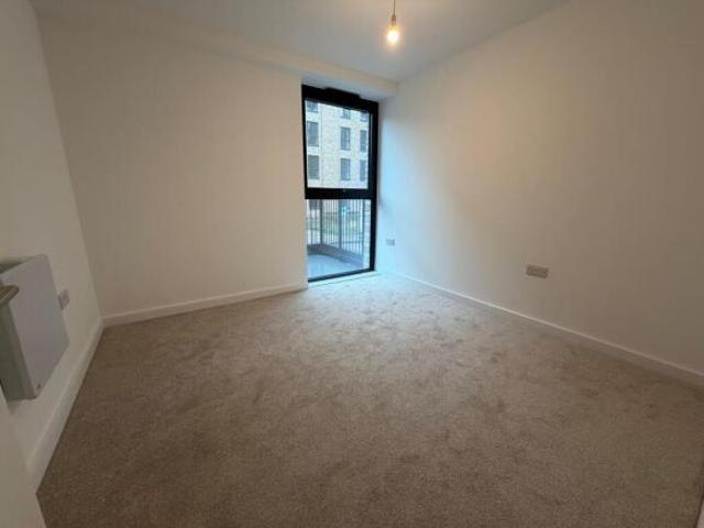 Flat for rent in South Lane, West Yorkshire