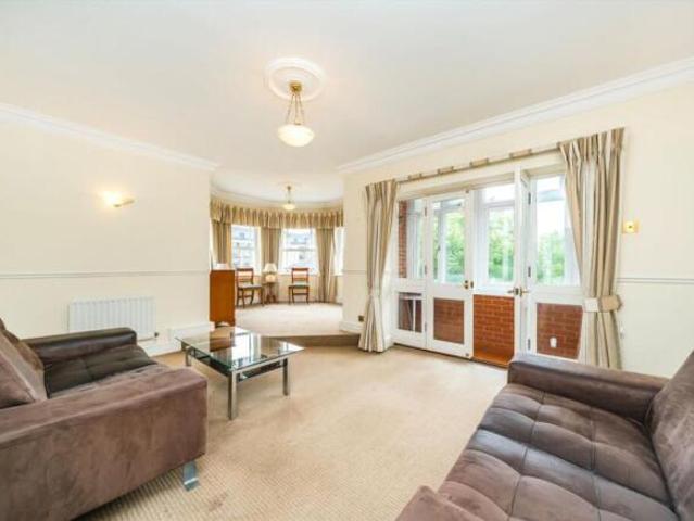 Flat for rent in Barnes, Greater London