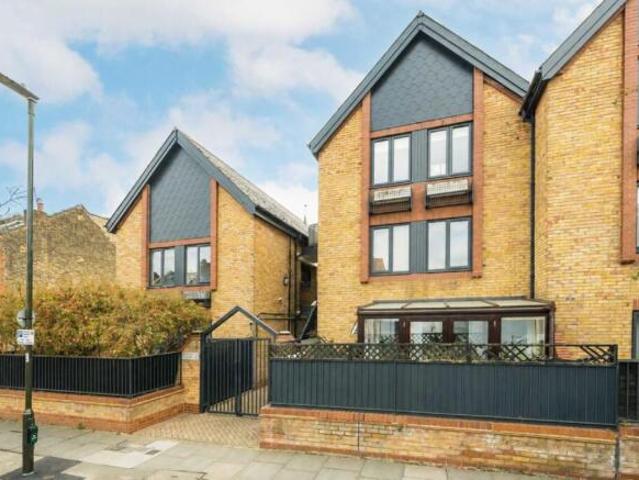 Flat for rent in Wimbledon, Greater London