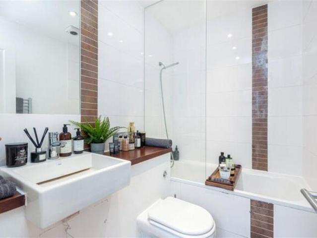 Flat for rent in Cat Hill