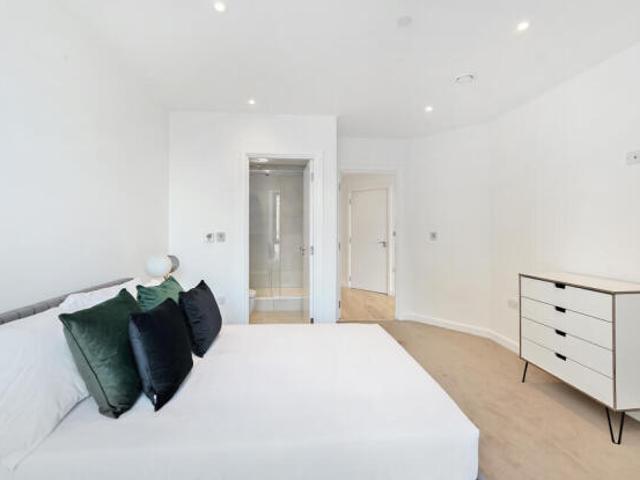 Flat for rent in Cat Hill
