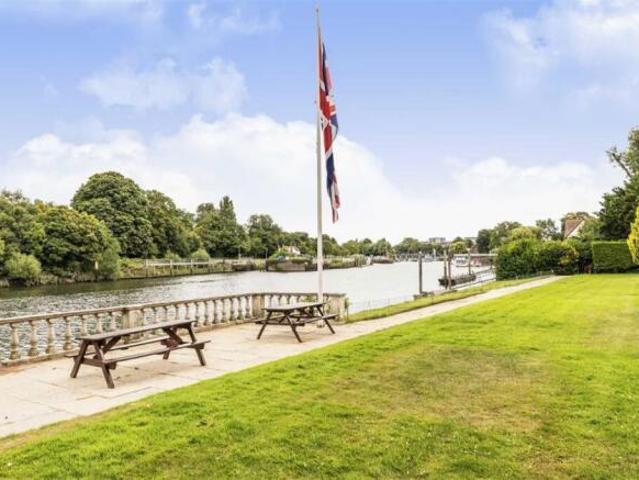 Flat for rent in Teddington, Greater London