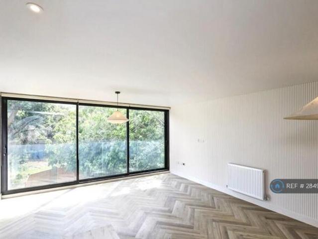 Flat for rent in Cat Hill