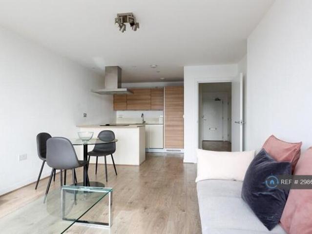 Flat for rent in Cat Hill