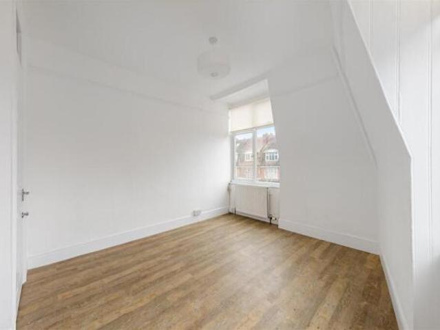 Flat for rent in London Borough of Richmond upon Thames, Greater London