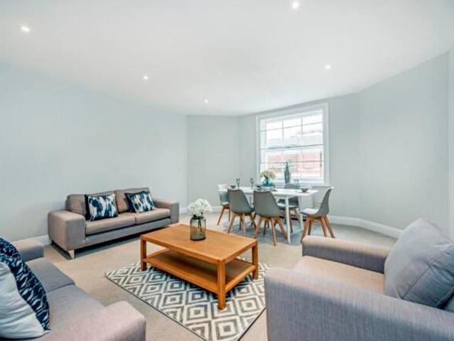 Flat for rent in Cat Hill