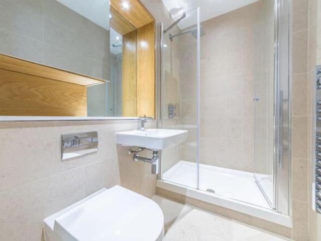 Flat for rent in Ealing, Greater London