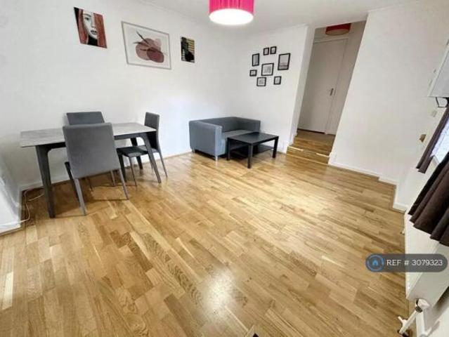 Flat for rent in Uxbridge, Greater London