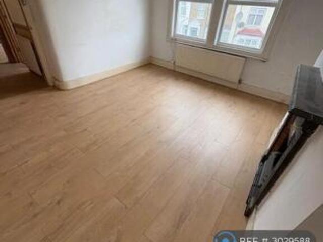 Flat for rent in Cat Hill