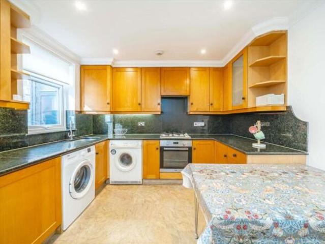Flat for rent in Acton, Greater London