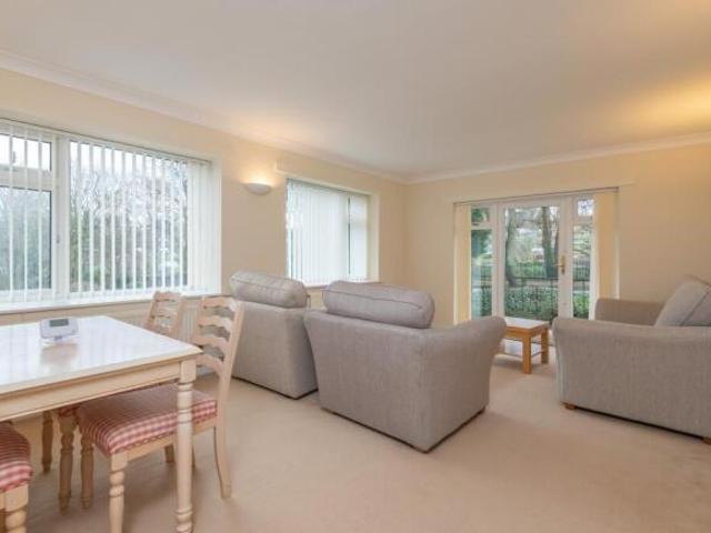 Flat for rent in Moortown, West Yorkshire