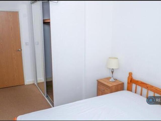 Flat for rent in Cat Hill, England