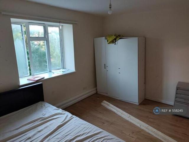 Flat for rent in Cat Hill