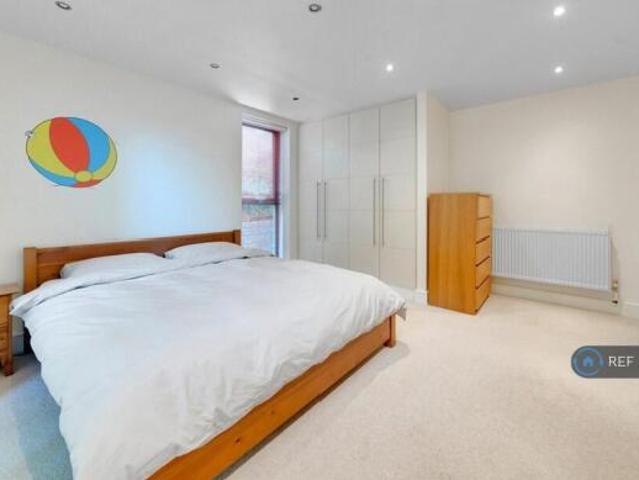 Flat for rent in Cat Hill