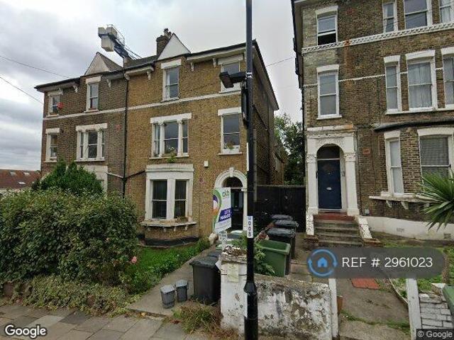 Flat for rent in Cat Hill