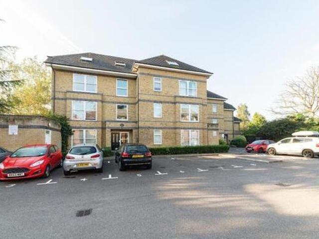 House for rent in Surrey, England
