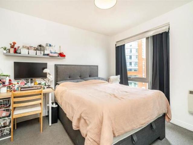 Flat for rent in Acton, Greater London