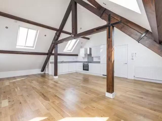 House for rent in Kingston Upon Thames, Greater London