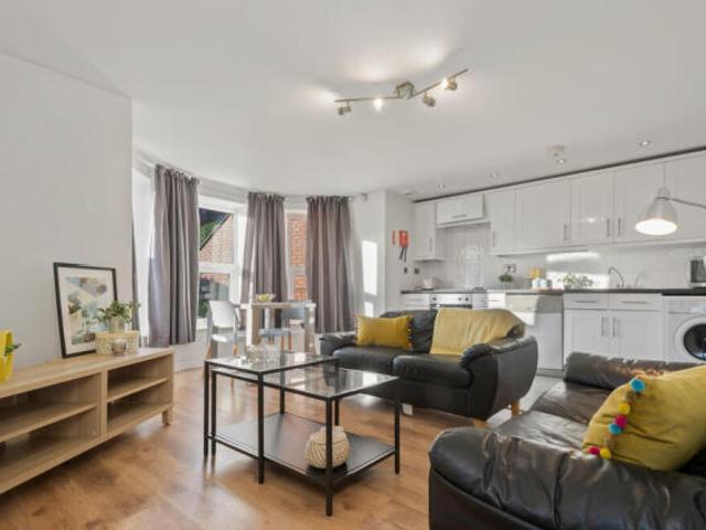 Flat for rent in Pudsey, West Yorkshire