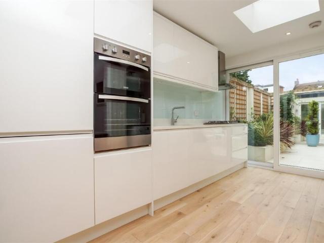 Flat for rent in Rise, Isle Of Man