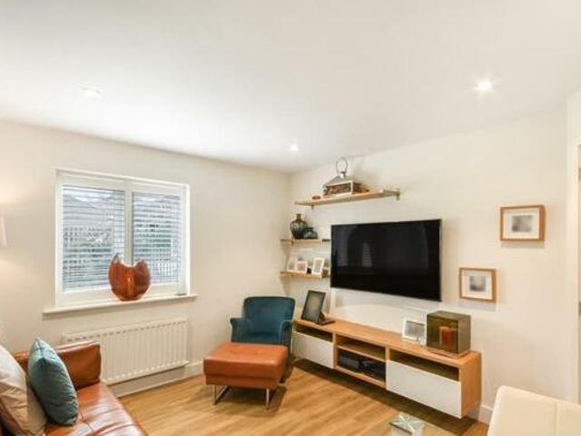House for rent in Surrey