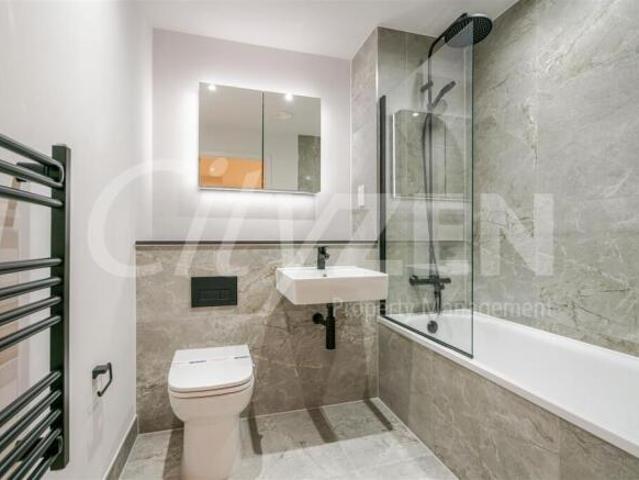 Flat for rent in Dutton, Cheshire