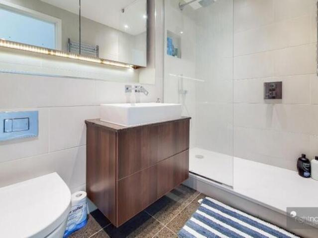 Flat for rent in Cat Hill