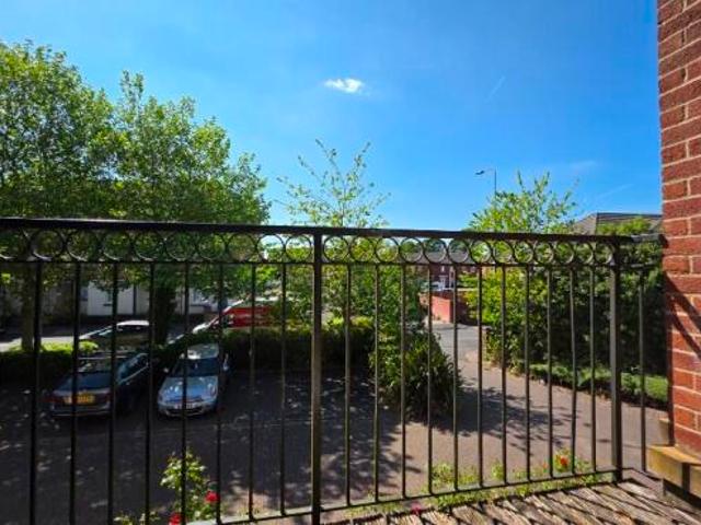 Flat for rent in Falcon Lodge, Wales