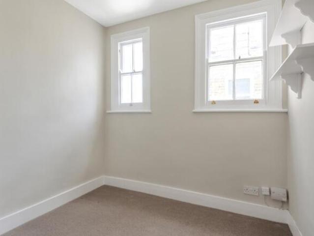 Flat for rent in Cat Hill