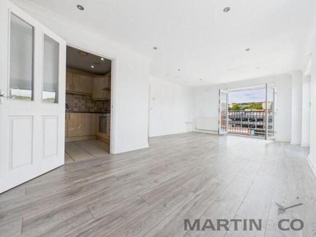 Flat for rent in Cosham, Portsmouth