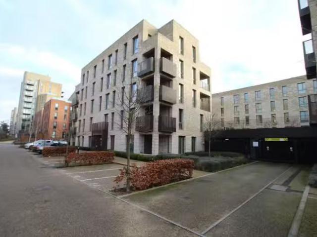House for rent in Burnt Oak, Greater London