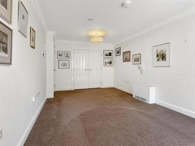 Flat for rent in Cross In Hand, East Sussex