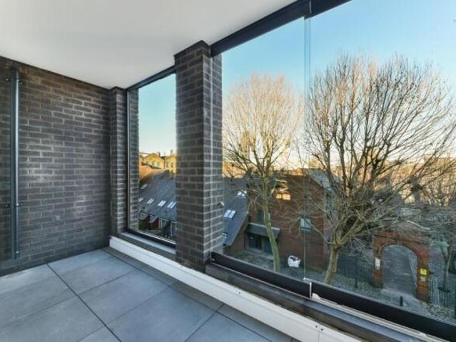 Flat for rent in Aldgate, Lyons