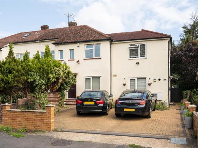 Flat for rent in Harlington