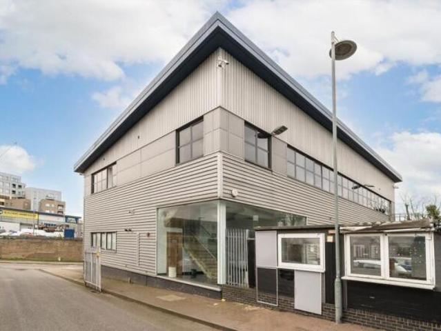 Flat for rent in Greater London