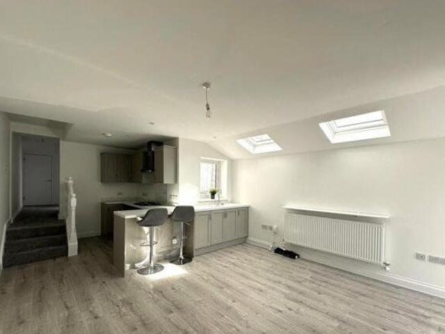 House for rent in Follaton, Strode