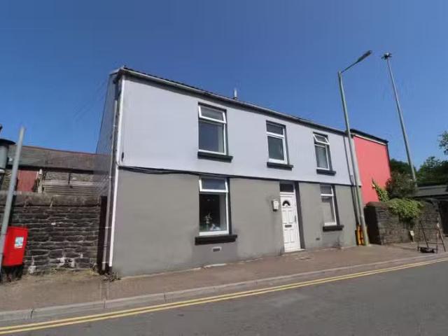 House for rent in Pontypridd, Wales
