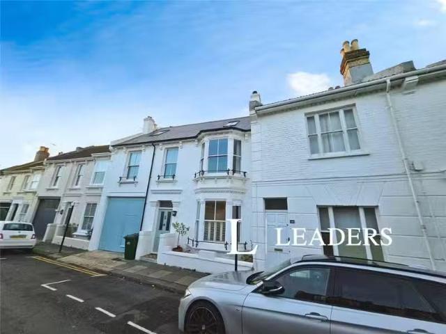 House for rent in Maida Hill, Greater London