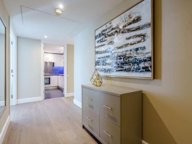 Flat for rent in Cat Hill, England
