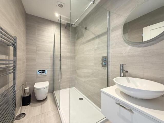 Flat for rent in Canford Cliffs, Poole