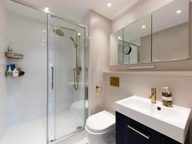 Flat for rent in Cat Hill