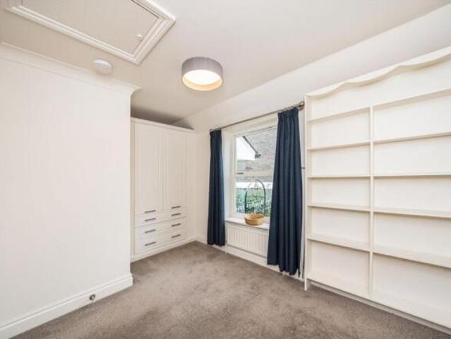 Flat for rent in Teddington, Greater London