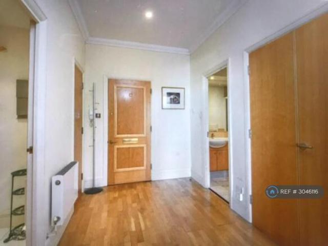 Flat for rent in Cat Hill