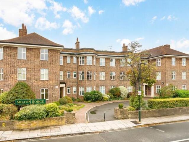 Flat for rent in Twickenham, Greater London