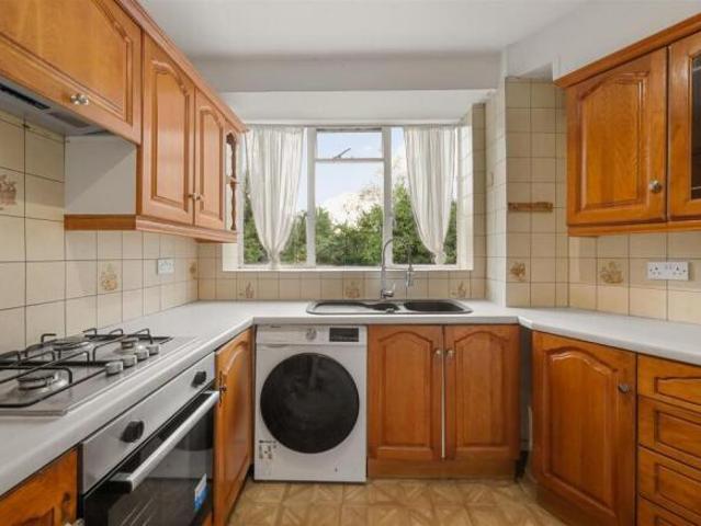 Flat for rent in Cat Hill