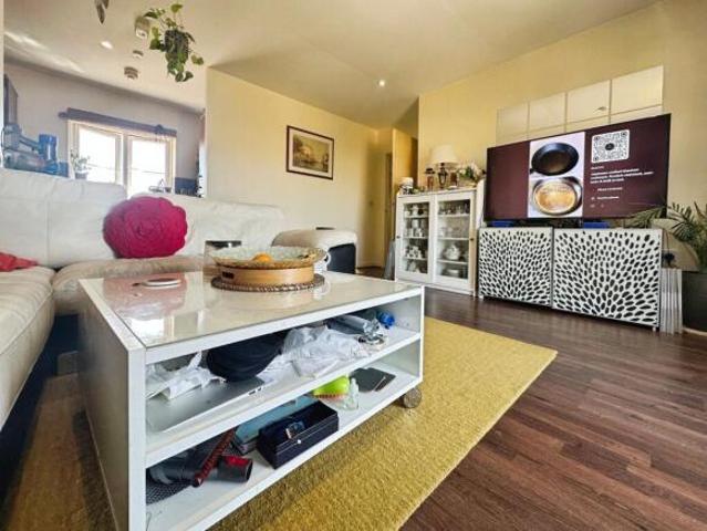 Flat for rent in Kingswood, North Watford