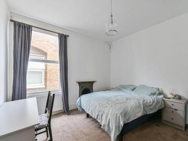 Flat for rent in Cat Hill