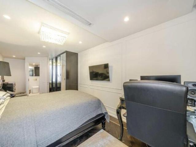 Flat for rent in St. John's Wood, Greater London