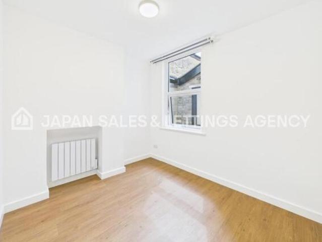 Flat for rent in Acton, Greater London