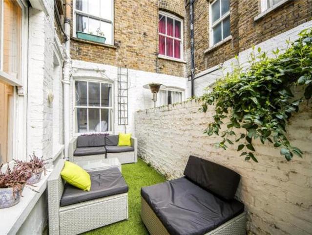 Flat for rent in Cat Hill